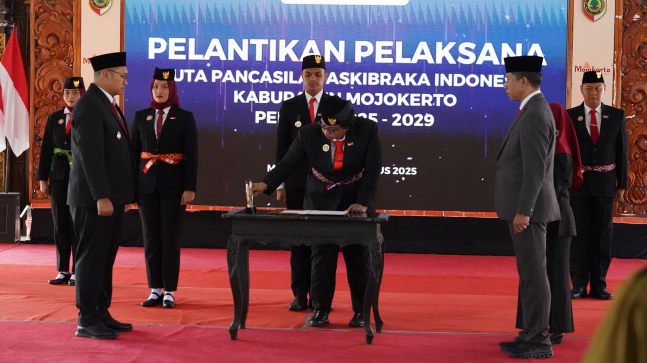 Wakil Bupati Mojokerto Lantik Duta Pancasila Paskibraka Indonesia 2025–2029
