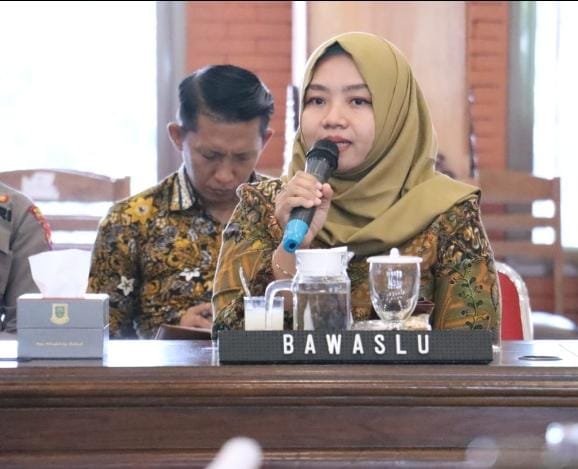 Sosialisasi Pengawasan, Bawaslu Kota Mojokerto  Gelar Pertunjukan Wayang Kulit Semar Boyong