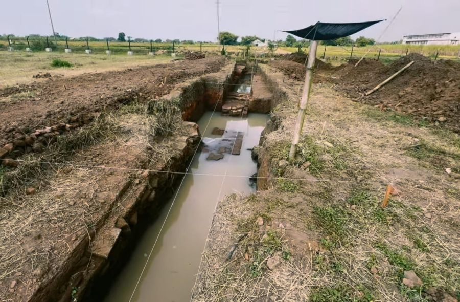 Pagar Sisi Selatan Candi Bhre Kahuripan Mojokerto Terkuak Dalam Ekskavasi 2025