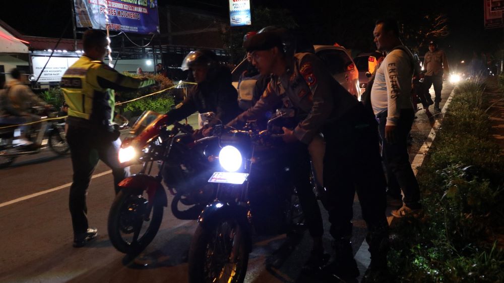 Polisi Amankan 42 Motor dan 2 Mobil dengan Knalpot Brong dalam Operasi Pekat di Mojokerto