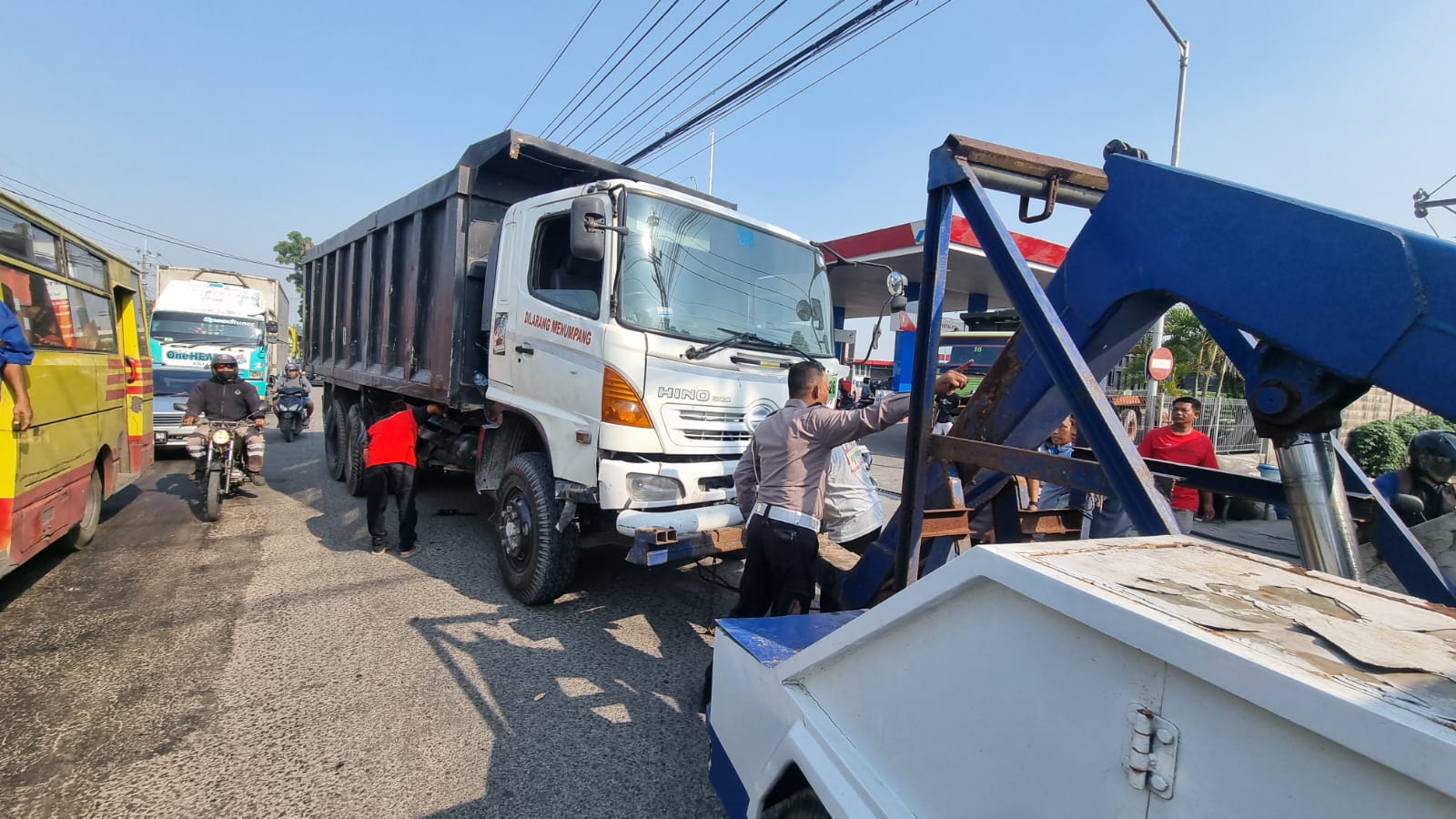 Ini Kronologis Tabrakan Karambol di Ngoro Mojokerto, Diawali Truk Wing Box Tabrak Dump Truck