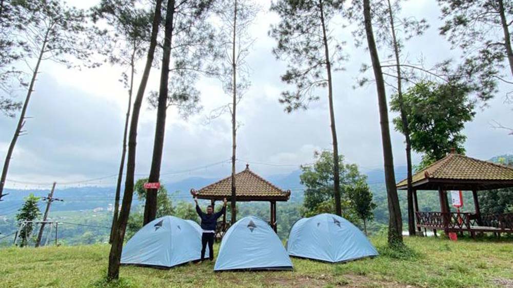 Pendopo Asmoro, Wisata di Mojokerto dengan Konsep Jawaan dan Campervan 