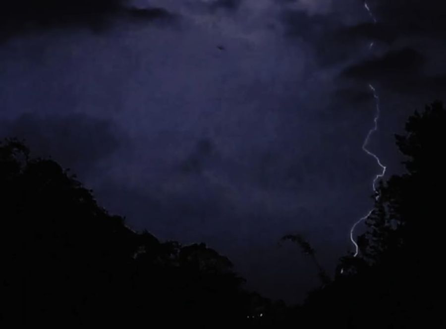 Waspada Cuaca Ekstrem di Mojokerto pada 30 Oktober hingga 5 November 2025