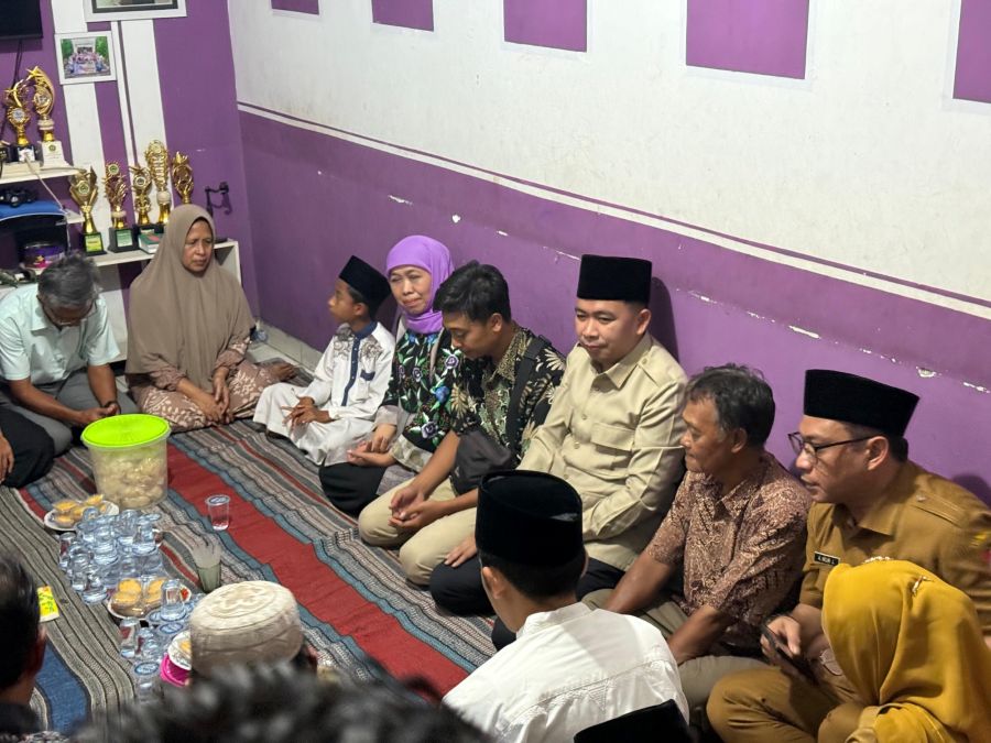 Gubernur Khofifah dan Bupati Fawait Kunjungi Keluarga  Korban Kecelakaan  Karyawan RS Bina Sehat Jember