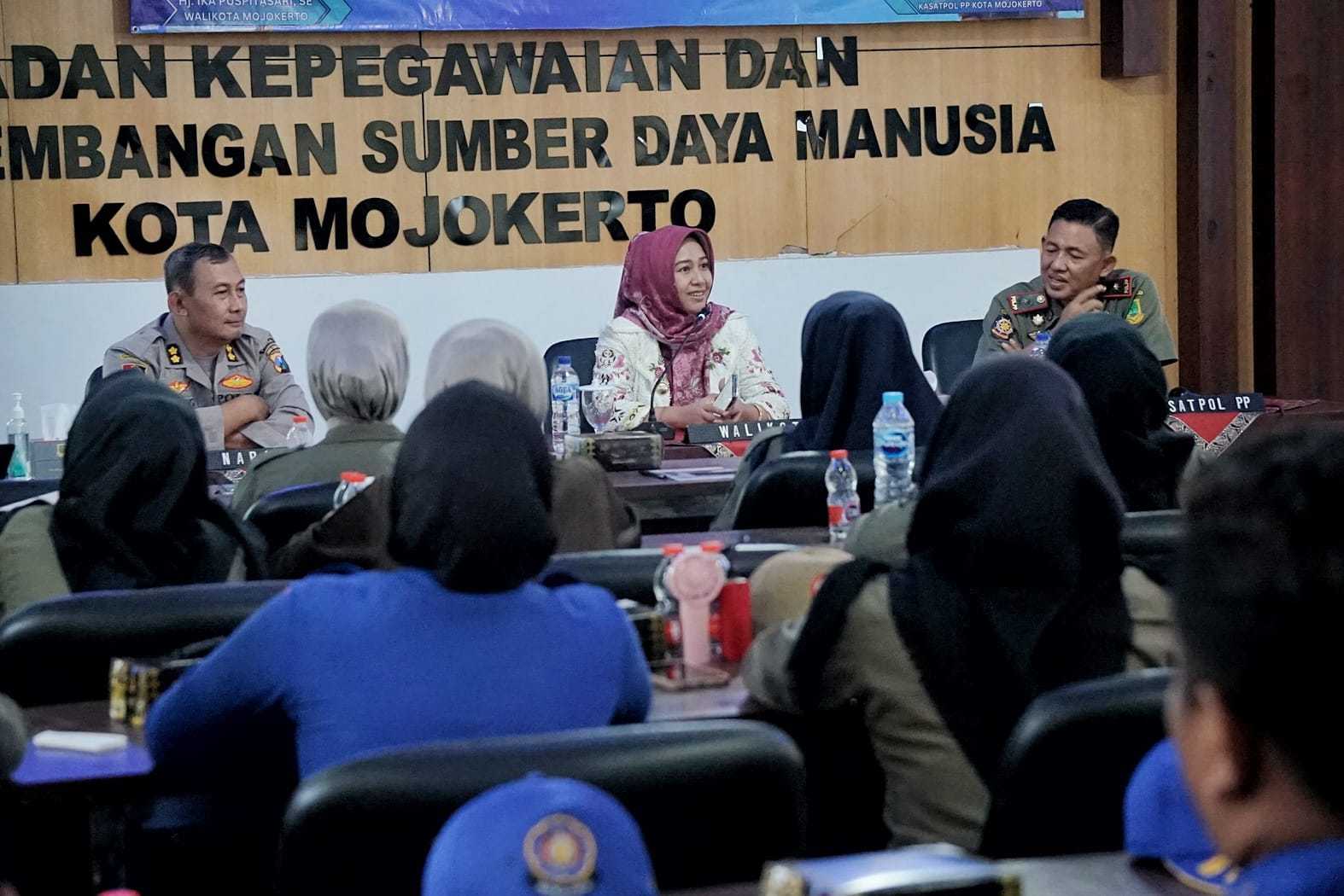 Salah Satu Tugas Satpol PP : Legalitas Usaha