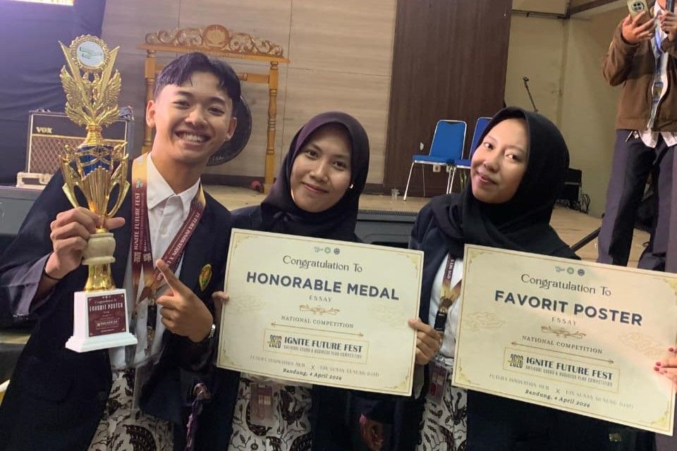 Dari Desa Lawan Sampah,  Mahasiswa Unej Ciptakan ‘Aksara Project’, Smart Bin Berbasis AI-IoT