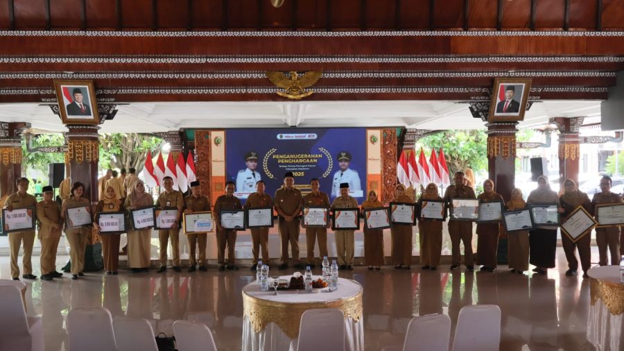 Pemkab Mojokerto Anugerahi 22 Penghargaan untuk Perangkat Daerah