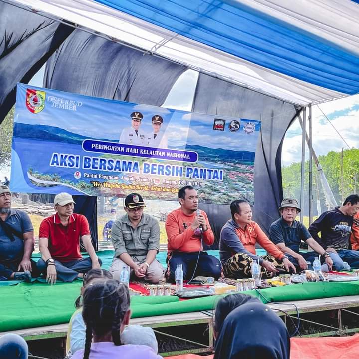 Peringati Hari Kelautan Nasional, Pemkab Jember 'Bersih-bersih' Pantai Payangan