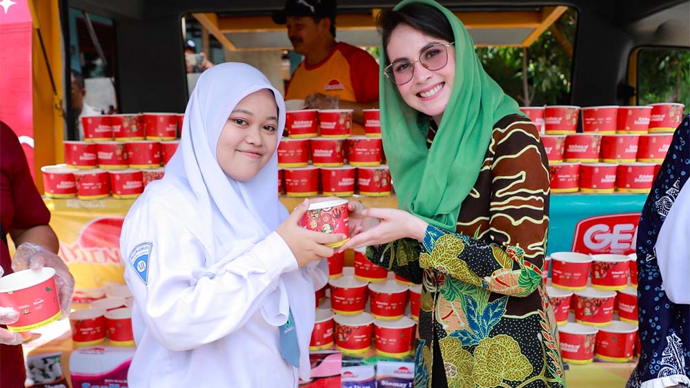 Arumi Bachsin Ajak Santri di Mojokerto Makan Ikan untuk Peningkatan Kecerdasan