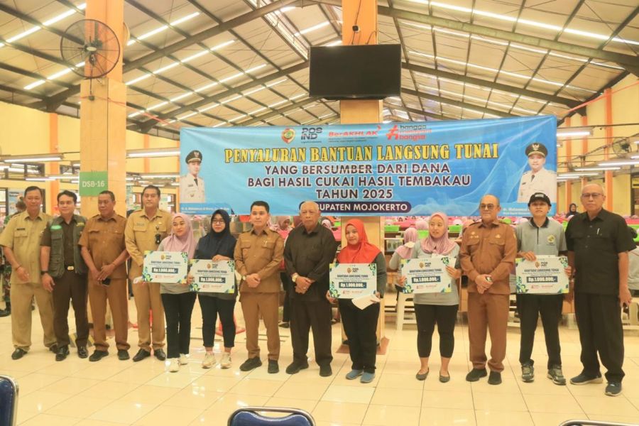 1.245 Buruh Rokok Mojokerto Terima BLT DBHCHT 2025