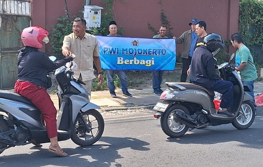 PWI Mojokerto Sinergi Berbagai Lembaga, dari Diskusi, Futsal, hingga Jumat Berkah