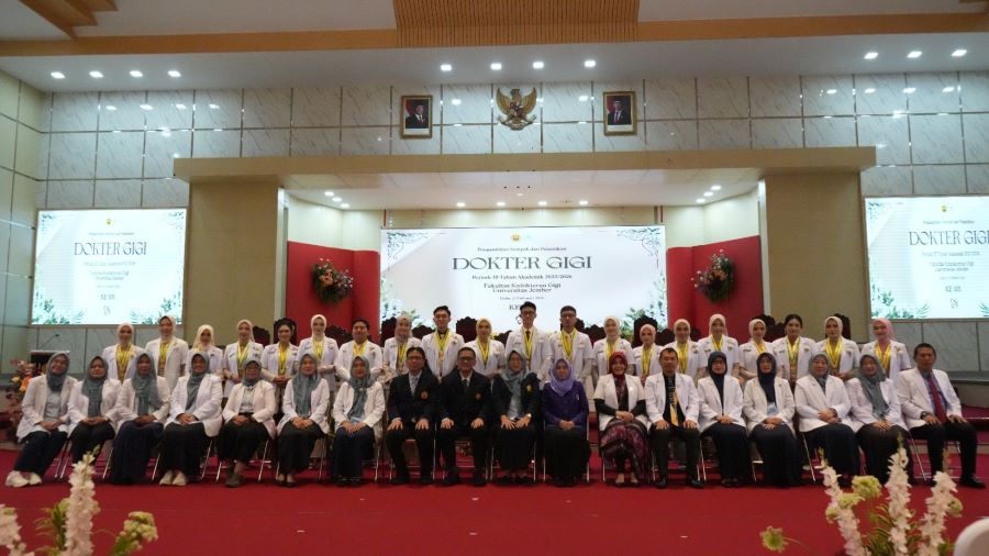 Membuka 2026, FKG Universitas Jember Lahirkan 58 Dokter Gigi Baru.