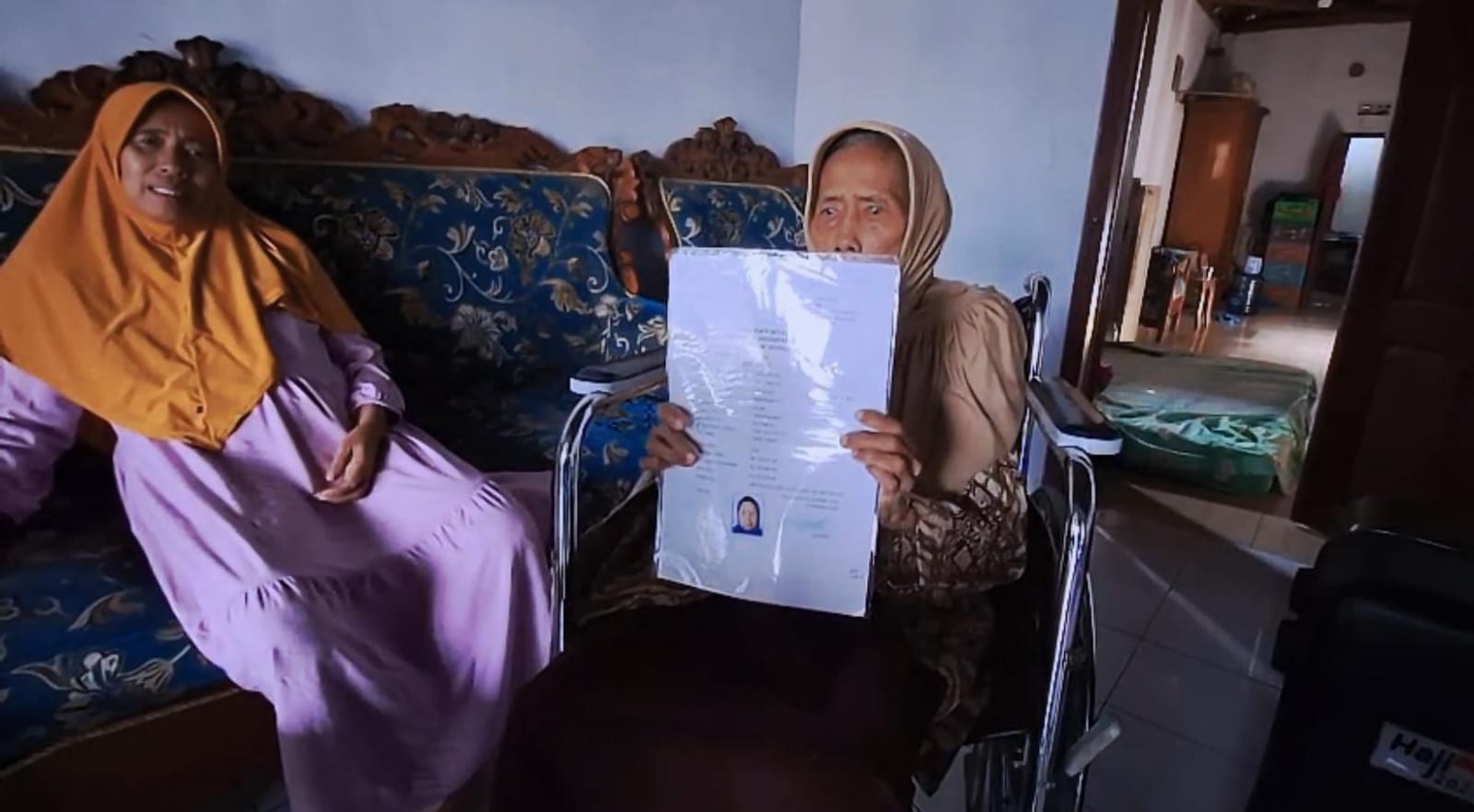 Jadi CJH Tertua di Mojokerto, Nenek Berusia 100 Tahun Berangkat Haji 2025