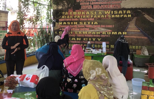 DLH Kota Mojokerto Pelatihan Olah Sampah Organik, Hasilkan Produk Kesehatan Ramah Lingkungan