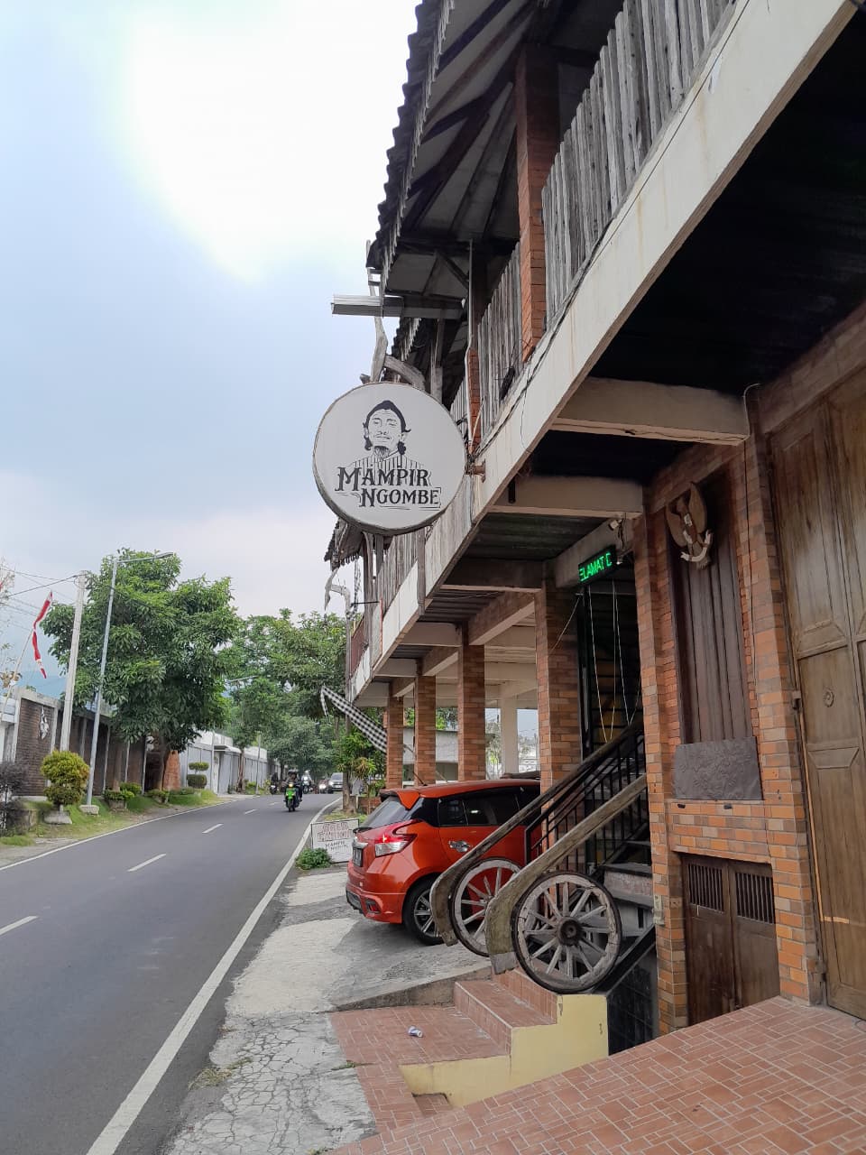 ''Cafe Mampir Ngombe ''Usung Konsep Jawa Tempo Dulu yang Membuat Pengunjung Betah Berlama-lama
