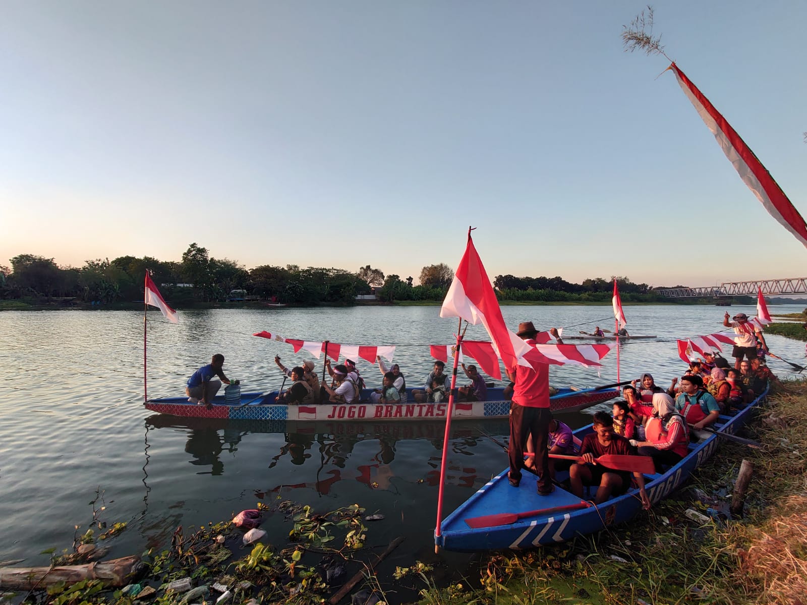 Wisata Kemerdekaan Susur Sungai Brantas di Mojokerto Diserbu Peserta dari Berbagai Daerah