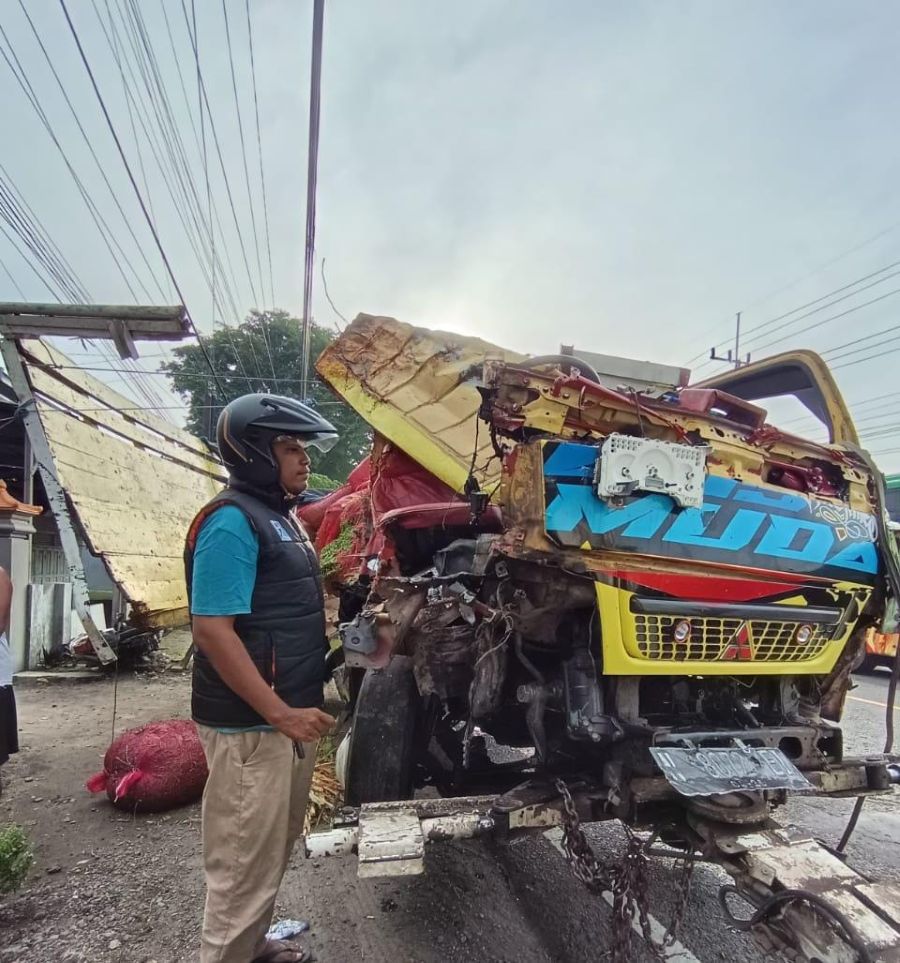 Truk Muatan Cabai Tabrak Motor di Bangsal, Satu Pengendara Tewas