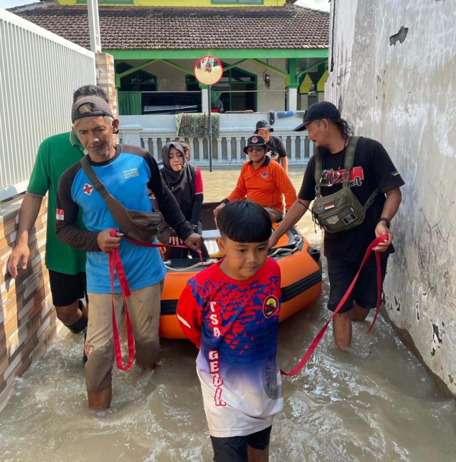 Hingga Hari Ketiga, Banjir Merendam Tiga Desa di Kabupaten Mojokerto Belum Surut