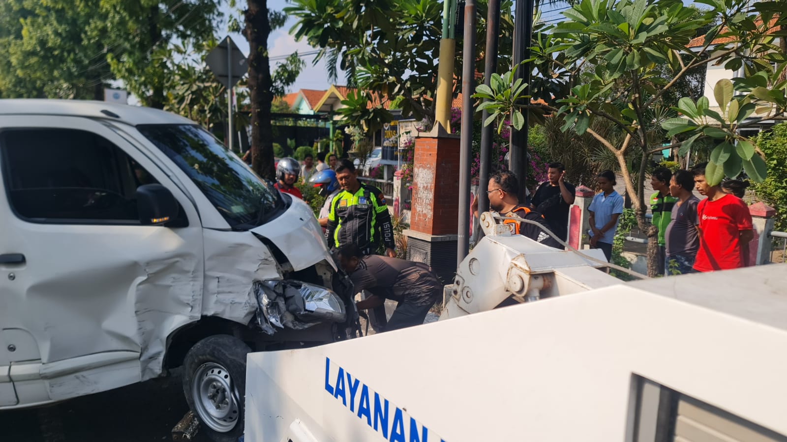 Tiga Mobil Terlibat Kecelakaan di Mojosari Mojokerto, Begini Kronologinya 