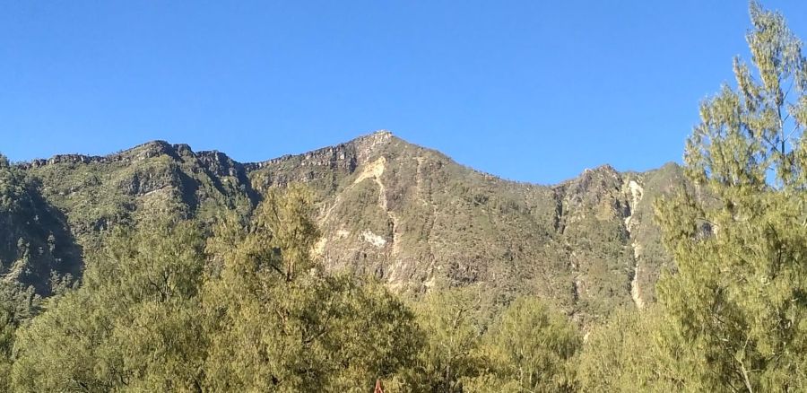 Antisipasi Cuaca Ekstrem, Seluruh Jalur Pendakian Gunung Arjuno-Welirang Ditutup Mulai 16 November 2025