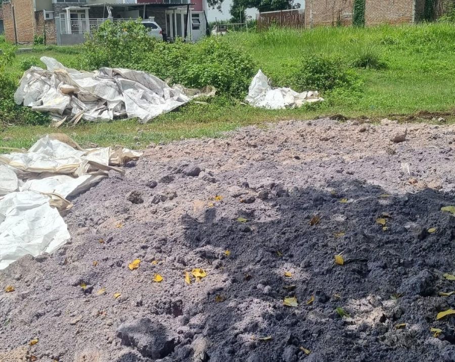 Hasil Identifikasi DLH, Temuan di Perumahan Trowulan Mojokerto Diduga Jenis Limbah B3 Slag Kertas