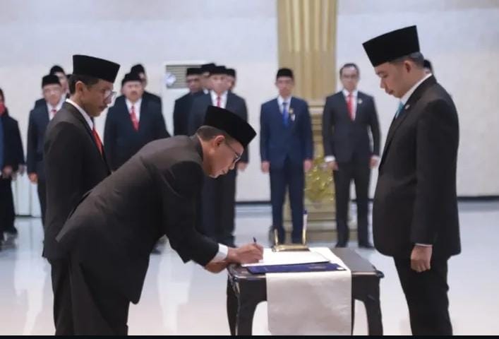 Bupati Jember Fawait Melantik 17 Pejabat dan Serahkan 4 SK Plt