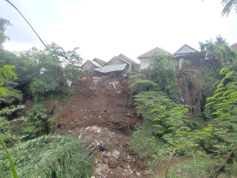 Dua Rumah Warga di Gondang Mojokerto Terdampak Longsor Akibat Erosi Sungai Pikatan