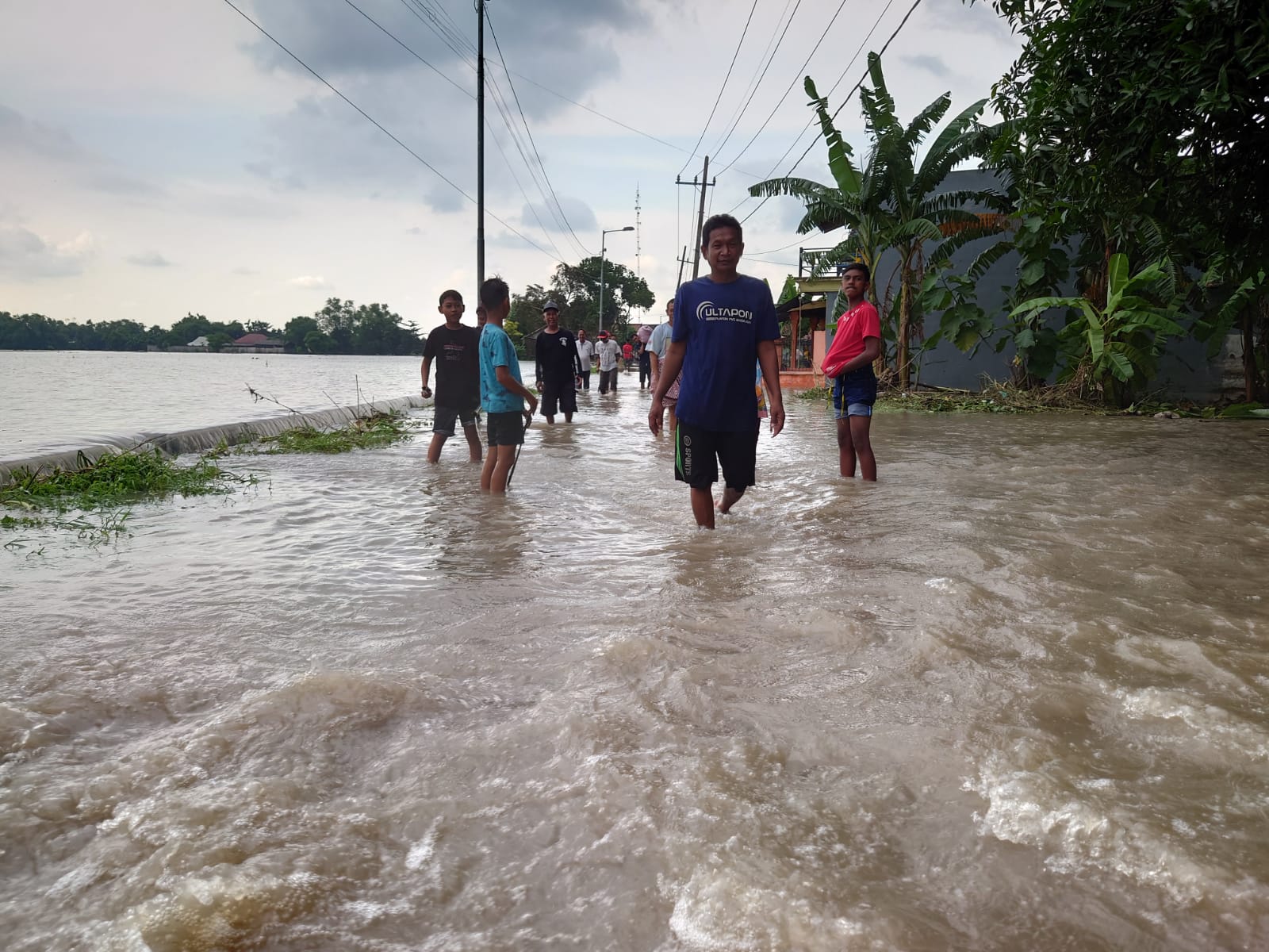 1.200 Jiwa Terdampak Akibat   Banjir di Tujuh Kecamatan Kabupaten Mojokerto