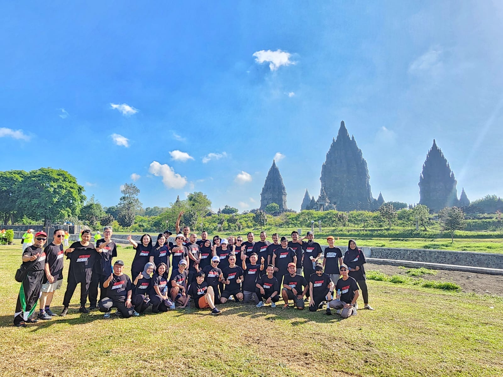 Gayeng Diskusi di Camp Perusuh Disway di Candi Prambanan