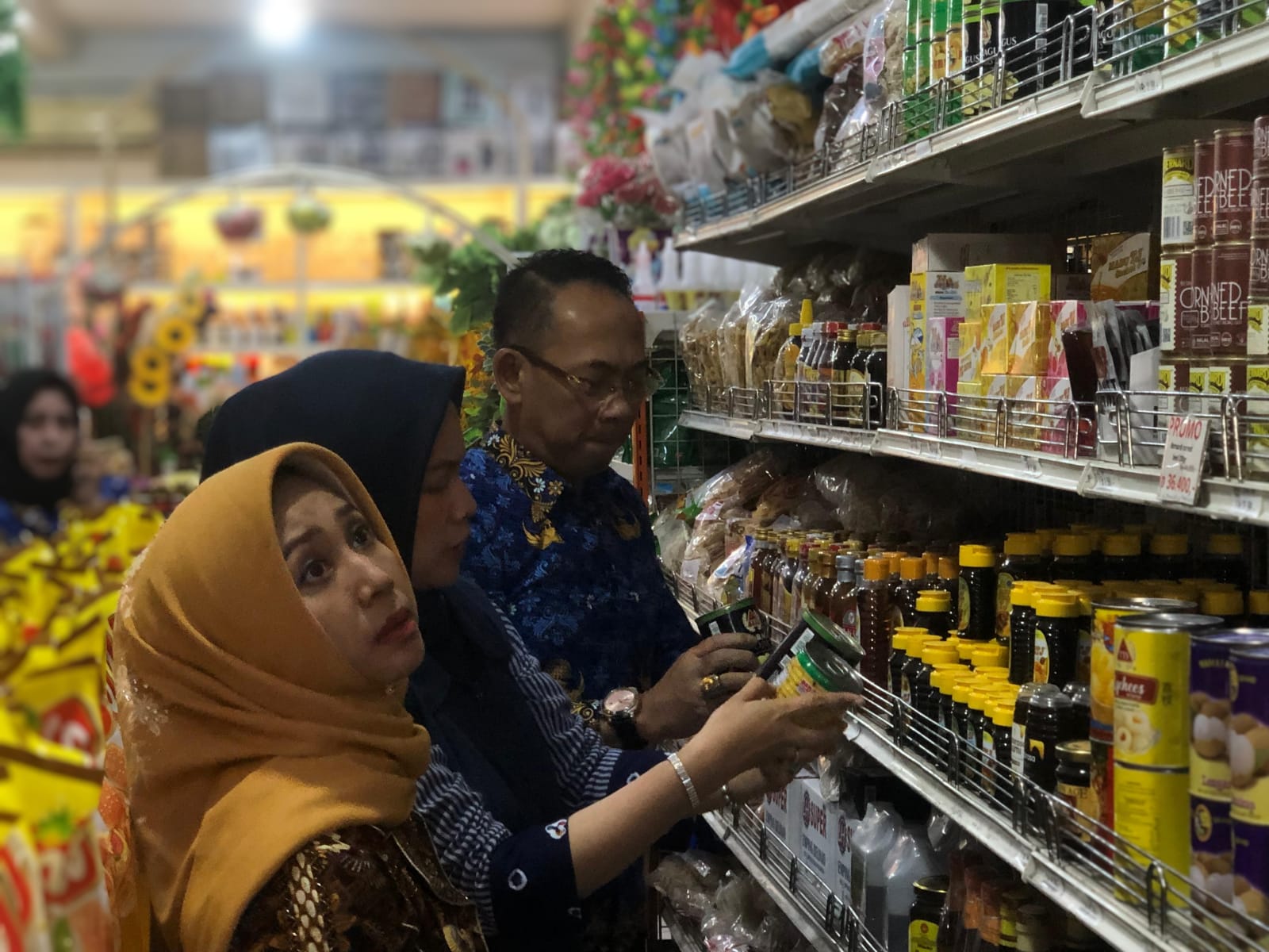 Wali Kota bersama Forkopimda Mojokerto Temukan Makanan Diduga Mengandung Boraks Saat Sidak di Swalayan