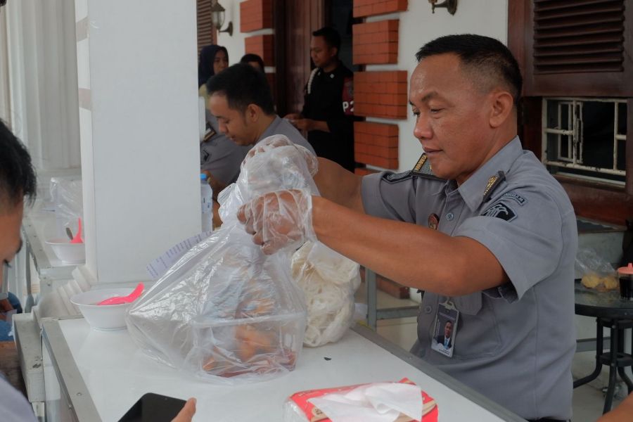 Pastikan Tidak Ada Barang Bawaan Masuk, Lapas Mojokerto Perketat Pengawasan Bawaan Pengunjung