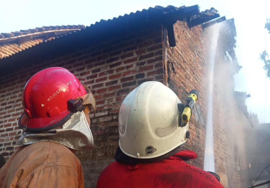 Rumah dan Kandang Kambing di Mojokerto Terbakar, Diduga Korsleting Listrik