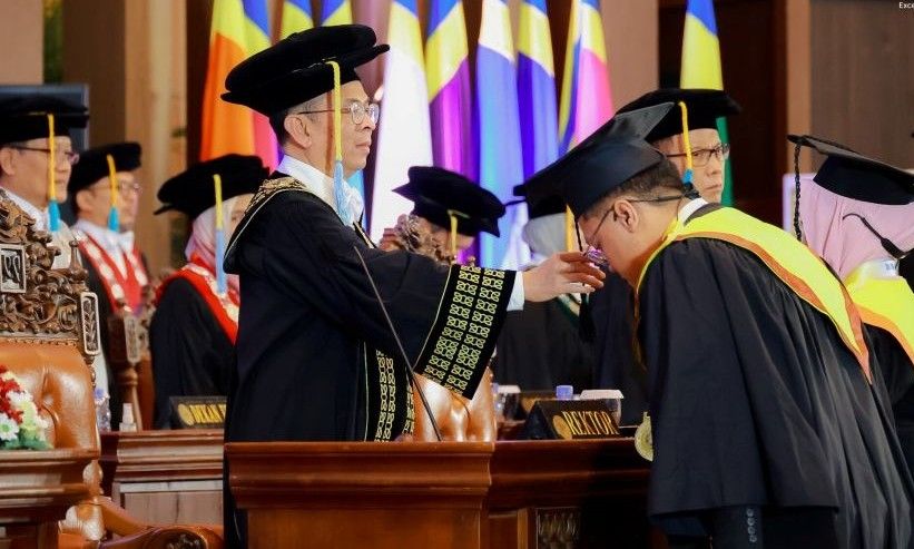 594 Lulusan Unair Diwisuda, Rektor Ingatkan Gelar Bukan Tiket Berhenti, tapi Awal Pengabdian