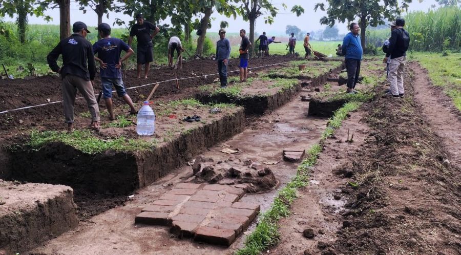 Ekskavasi Candi Brahu Mojokerto Ungkap Struktur Pagar dan Ruang Suci Diduga dari Masa Mpu Sindok