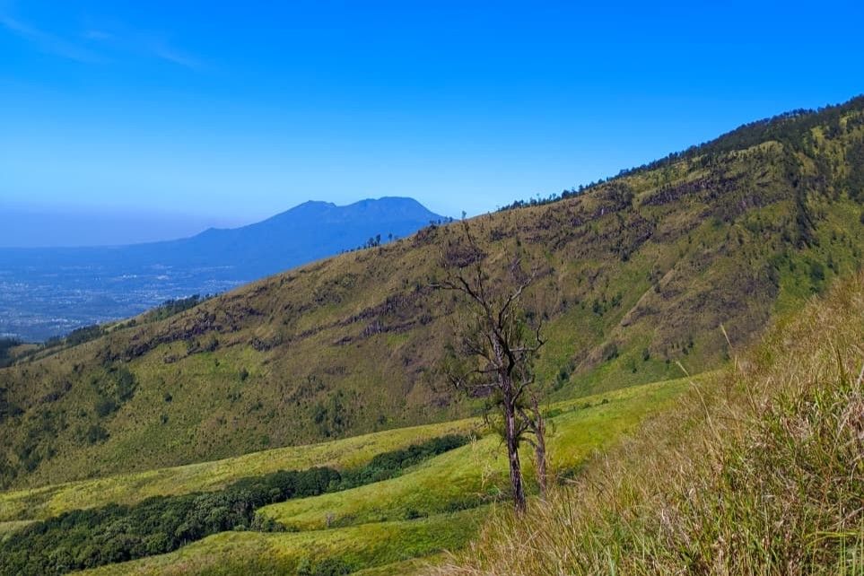 Bukit Lincing, Jalur Santai di Kaki Arjuno