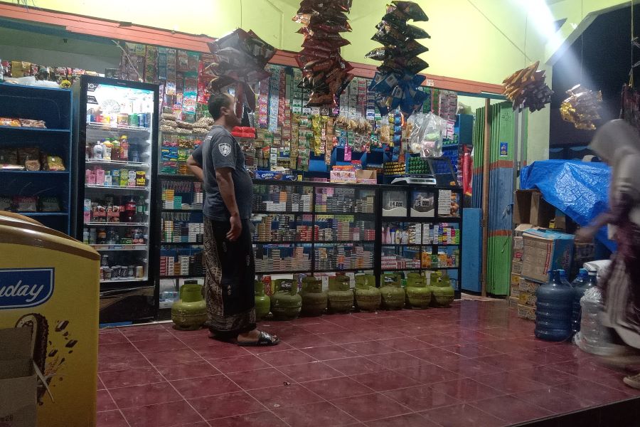 Kalahkan Ritel Modern, Strategi 'Siaga Tempur' Warung Madura