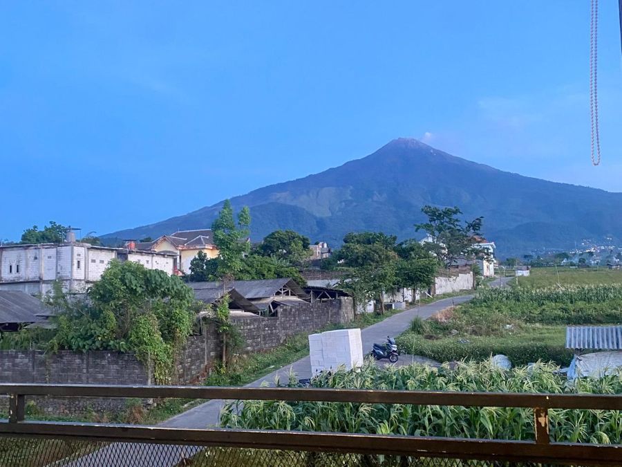 MIEYABE Pacet, Sensasi Mie Pedas yang Menggoyang Lidah di Kaki Gunung Welirang