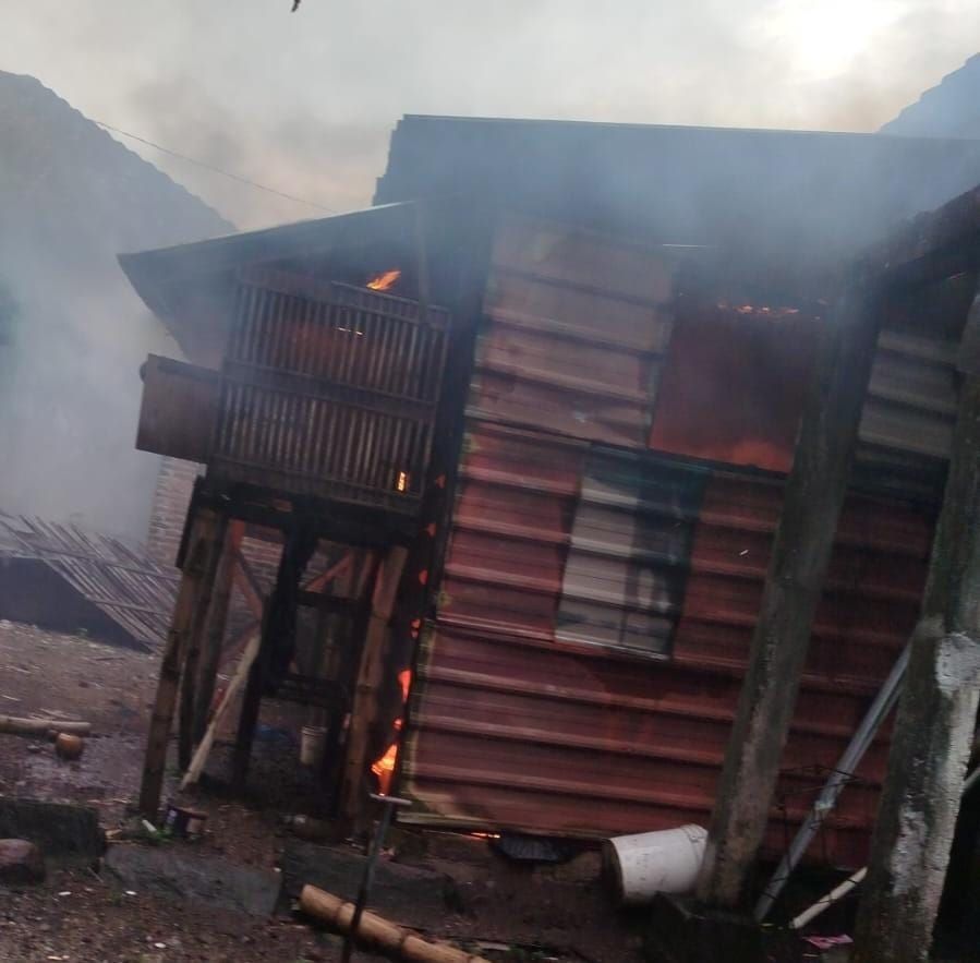 Mesin Cuci di Dalam Rumah Warga di Pungging Mojokerto Terbakar