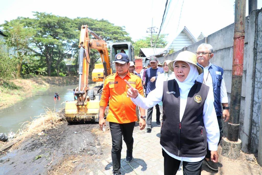 Gubernur Minta Kab / Kota Bersih-bersih Sungai Jelang Musim Penghujan 