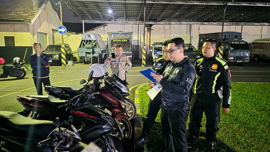 Polisi di Mojokerto Bubarkan Konvoi 80 Pemuda, Satu Bawa Celurit dan Petasan
