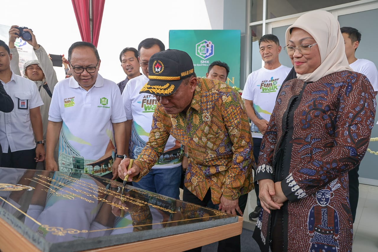 Menko PMK Muhadjir Effendy : SMK Asy-Syarif Mojokerto, Wujud Link and Match Pendidikan dan Industri