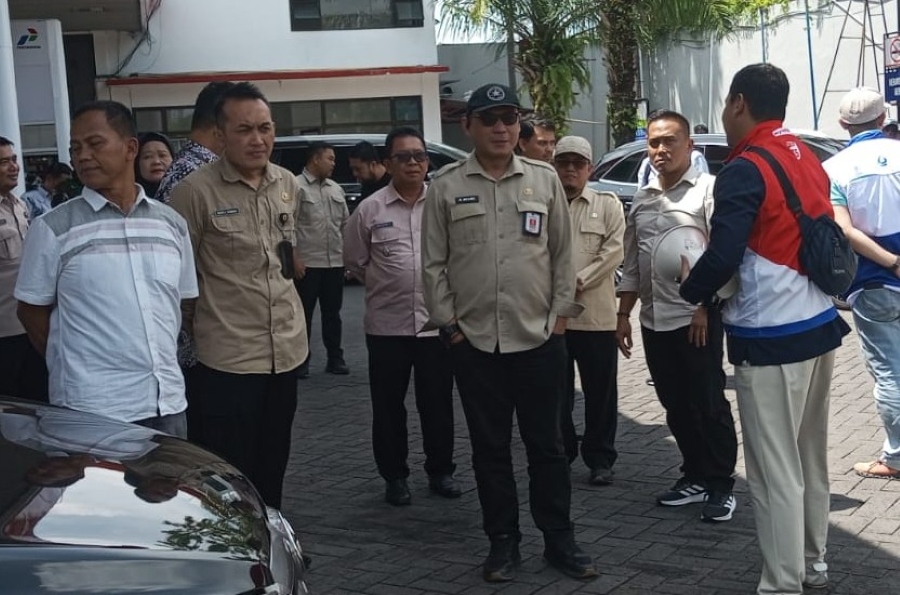 Sekda Jember Sidak SPBU Kaliwates. Pastikan Stok BBM Aman