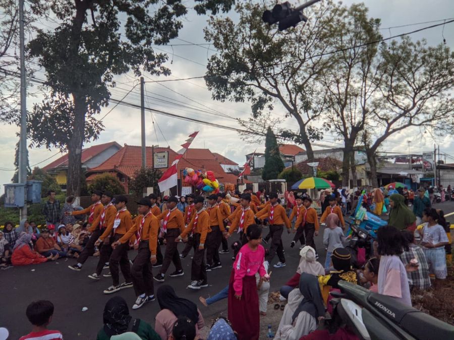 Ribuan Peserta Meriahkan Gerak Jalan Pacet, Jalur Tahun Ini Lebih Pendek