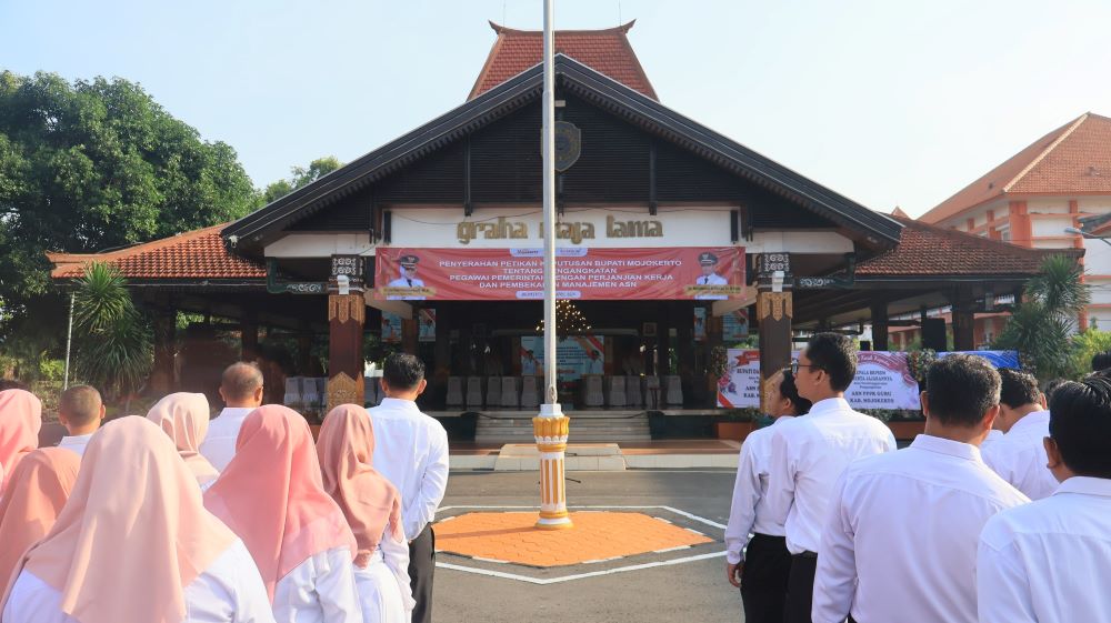 556 PPPK Kabupaten Mojokerto Terima SK Pengangkatan, Bupati Tegaskan Tidak Ada Suap