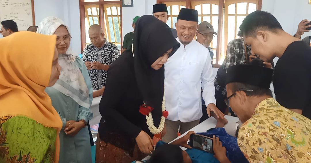 Bupati Ikfina Fahmawati Ingatkan Para Orang Tua Perhatikan Gizi Anak Usai Dikhitan