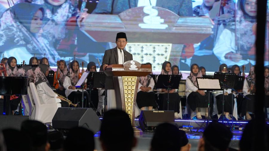 Menteri Agama Bersama 4.000 Santri Doakan Korban Gedung Ambruk Pesantren Al Khoziny