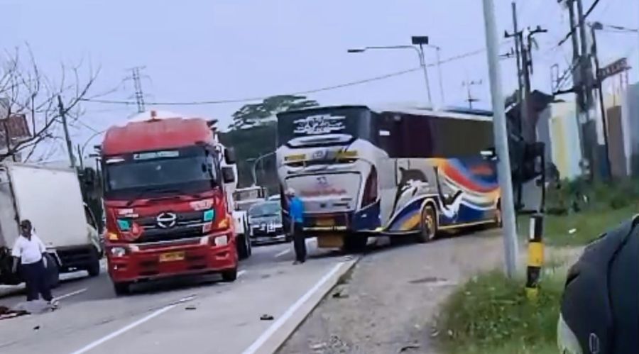 Pemotor Tewas Tertabrak Bus di Bypass Mojokerto, Motor Terseret 50 Meter