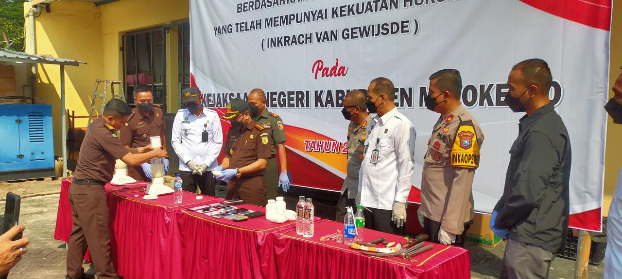 Barang Bukti Narkotika dan Miras Senilai Rp 350 Juta Dimusnahkan