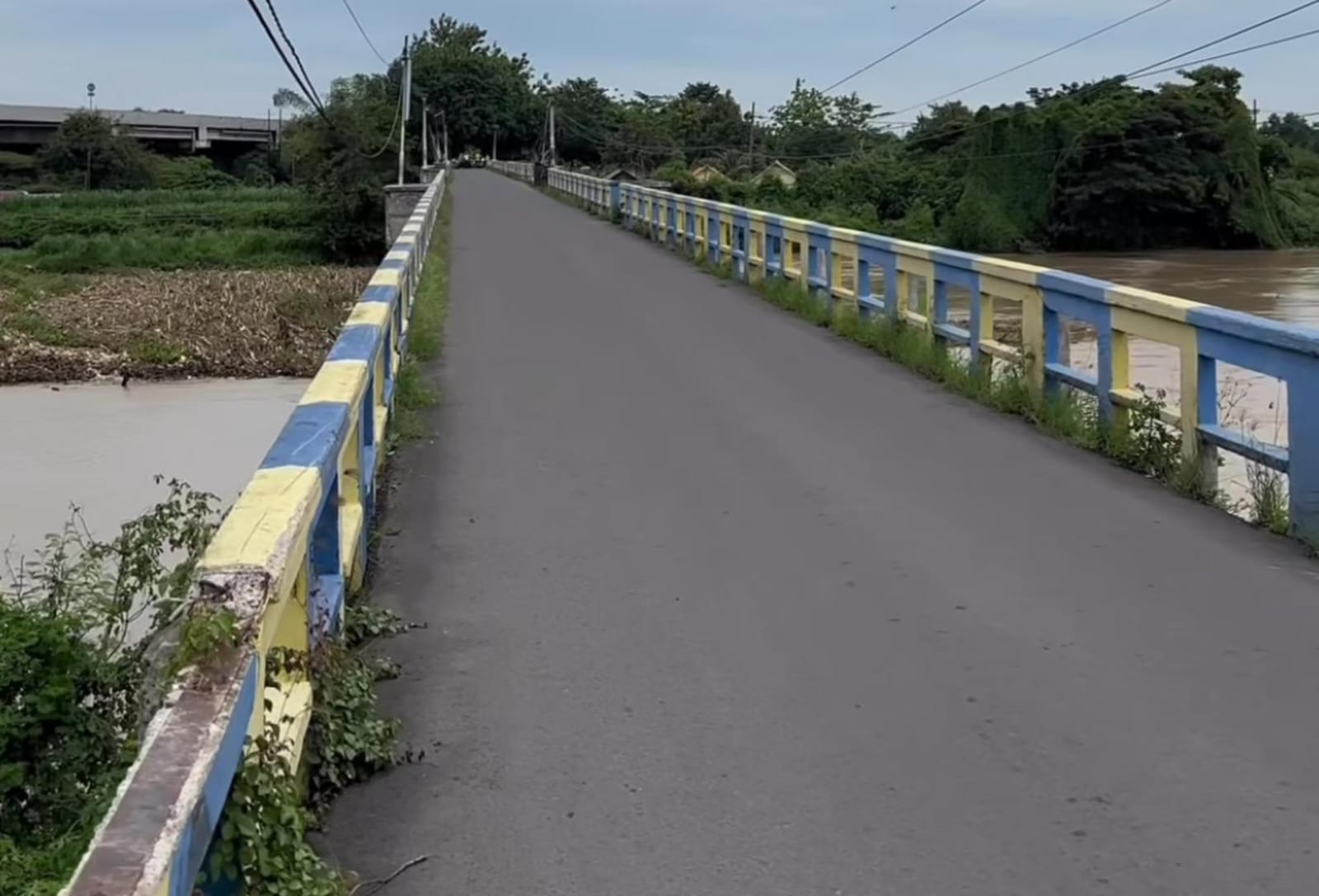 Jembatan Pagerluyung Penghubung dua Wilayah di Mojokerto Ditutup Sementara Imbas Kontruksi Retak