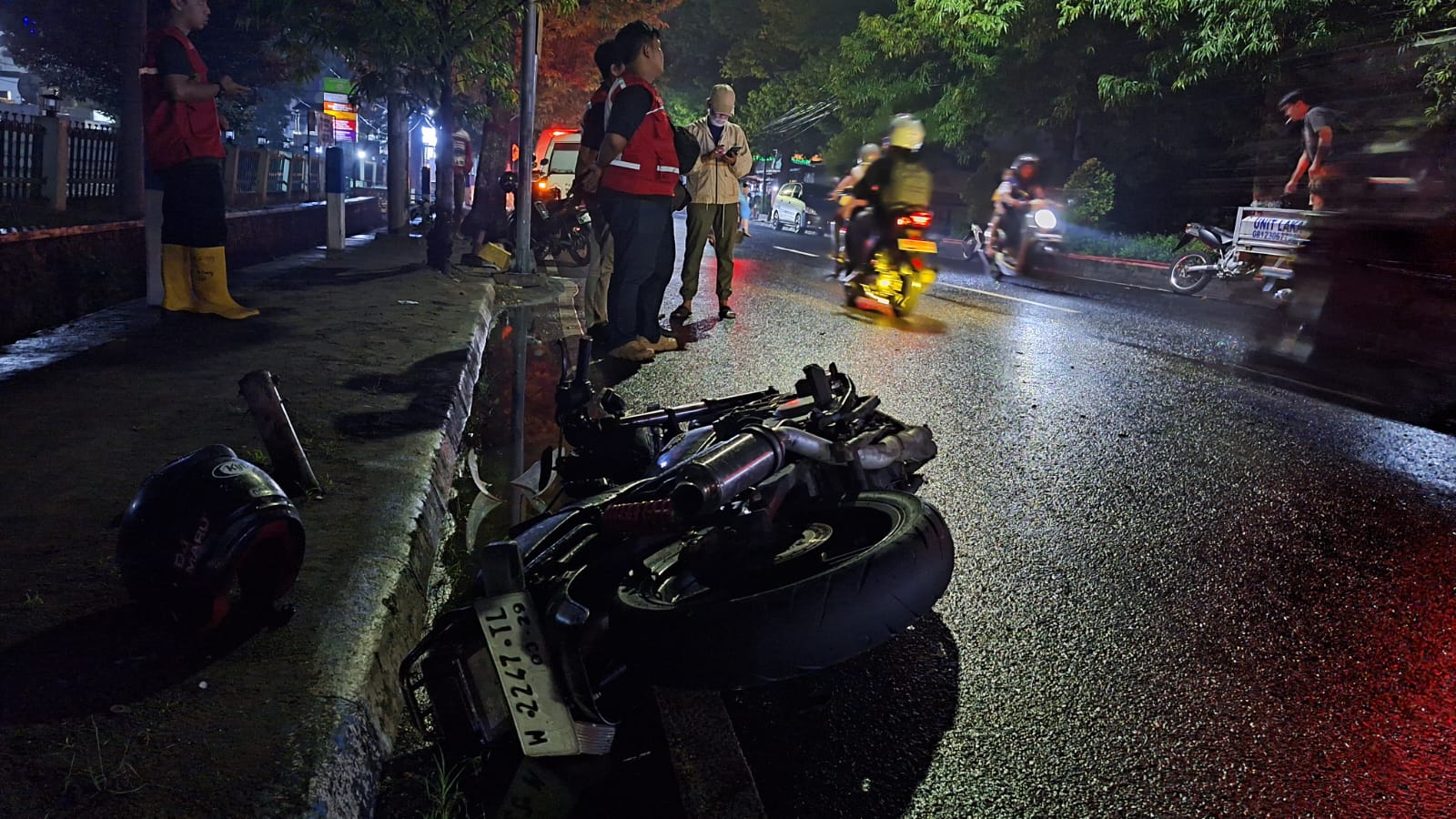 Sepeda Motor Binter di Mojokerto Terbakar Usai Tabrak Motor Listrik